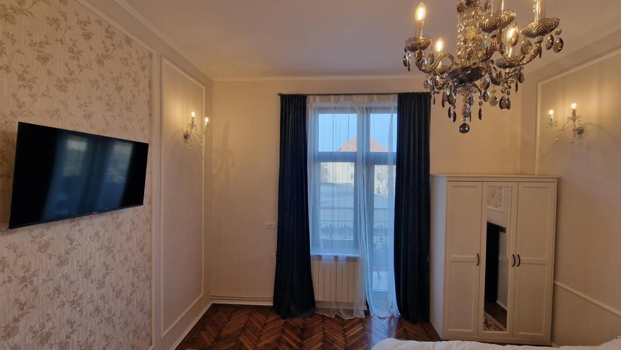 Uvs Central Luxury Apartment Oradea Exterior photo