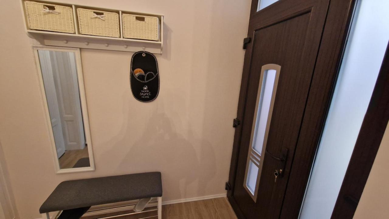 Uvs Central Luxury Apartment Oradea Exterior photo