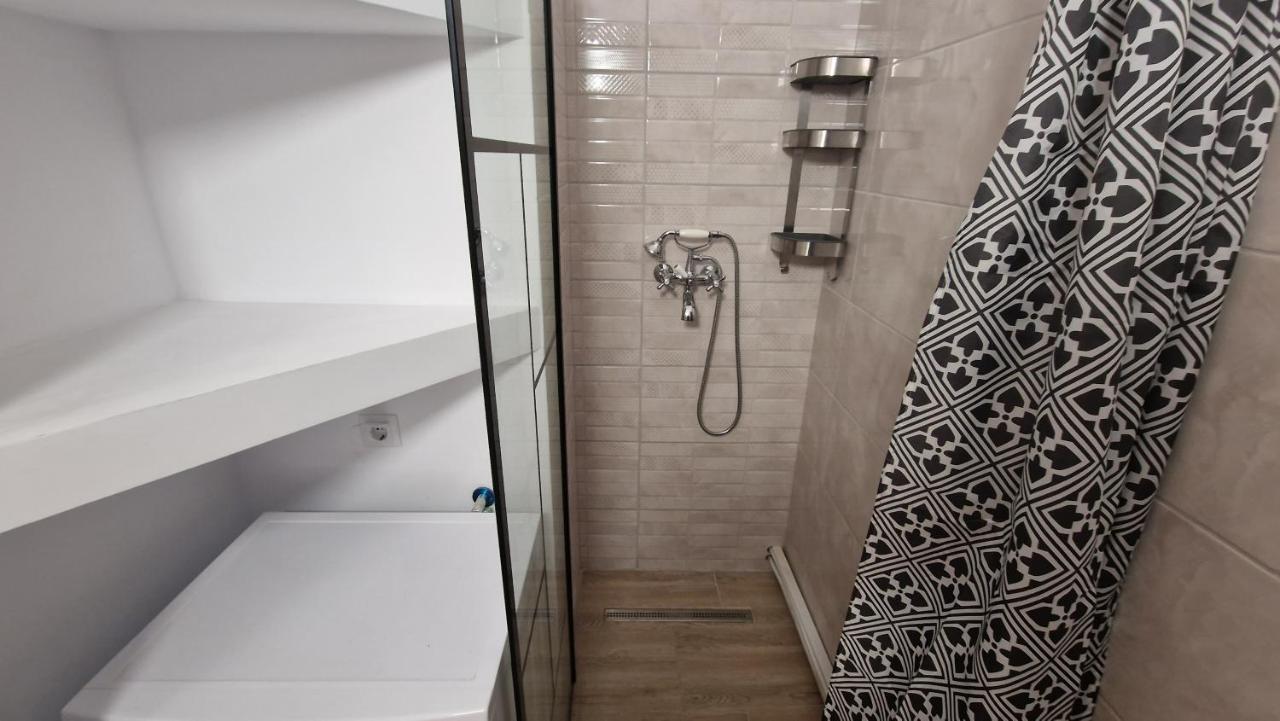 Uvs Central Luxury Apartment Oradea Exterior photo